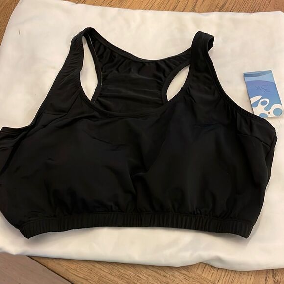 UNDER COVER WATER WEAR BLACK BIKINI TOP.  NO UNDERWIRE.   NICELY PADDED … - Picture 1 of 5